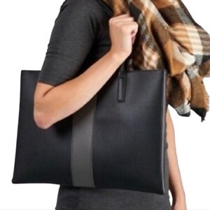 Vince Camuto Pebbled Vegan Leather Unisex Luck Tote Gray Stripe, Laptop,  EUC